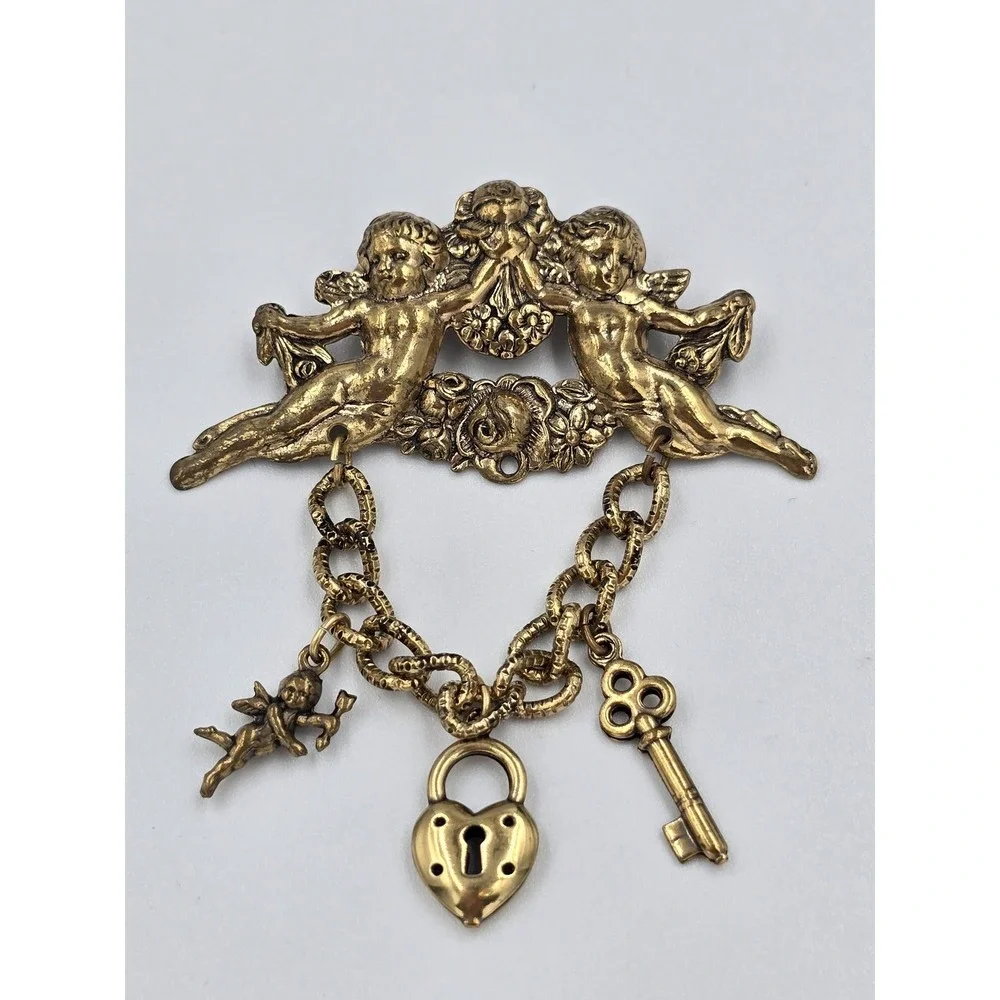 Vintage Gold Tone Cherub Cupid Key Heart Lock Dangle Brooch Pin Victorian - Picture 3 of 5